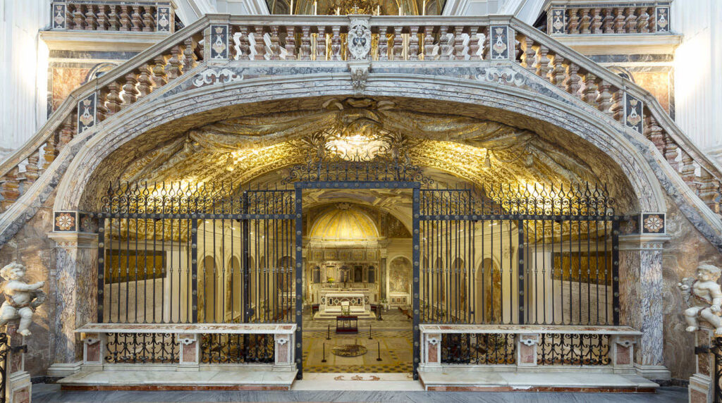 Santa Maria Della Sanità E Catacombe Di San Gaudioso